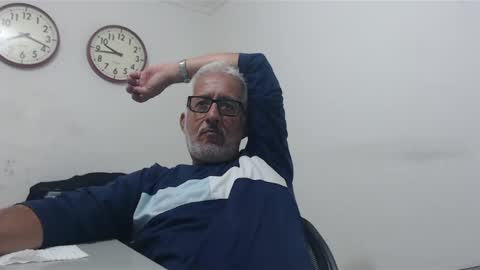 Snapshot of manolito1024 chatting on February 23, 2025, 2:40 am Manolito online show from February 23, 2025, 2:40 am