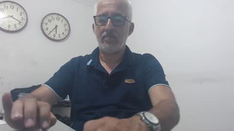 Snapshot of manolito1024 chatting on February 23, 2025, 10:31 pm Manolito online show from February 23, 2025, 10:31 pm
