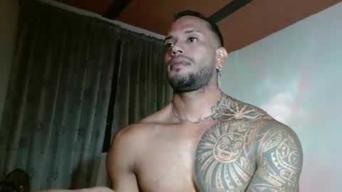 Snapshot of manolofitt chatting on December 17, 2025, 10:05 pm Manolo online show from December 17, 2025, 10:05 pm