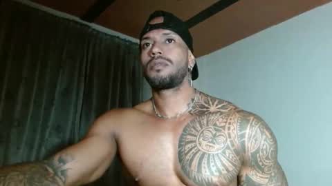 Snapshot of manolofitt chatting on December 19, 2025, 10:28 pm Manolo online show from December 19, 2025, 10:28 pm