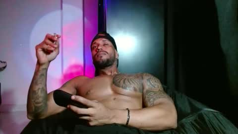 Snapshot of manolofitt chatting on December 20, 2025, 6:59 pm Manolo online show from December 20, 2025, 6:59 pm