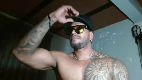 Snapshot of manolofitt chatting on January 5, 2026, 10:24 pm Manolo online show from January 5, 2026, 10:24 pm