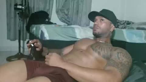 Snapshot of manolofitt chatting on February 13, 2026, 12:01 pm Manolo online show from February 13, 2026, 12:01 pm