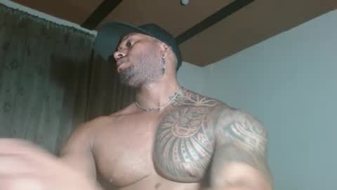 Snapshot of manolofitt chatting on February 14, 2026, 2:30 am Manolo online show from February 14, 2026, 2:30 am