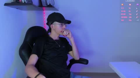 Snapshot of manu_vera8 chatting on January 12, 2025, 7:31 pm Manuel online show from January 12, 2025, 7:31 pm