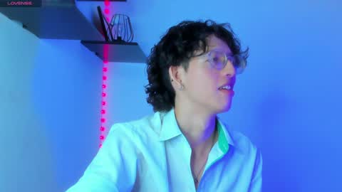 Snapshot of manu_vera8 chatting on February 7, 2025, 8:42 pm Manuel online show from February 7, 2025, 8:42 pm