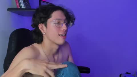 Snapshot of manu_vera8 chatting on March 2, 2025, 10:38 pm Manuel online show from March 2, 2025, 10:38 pm