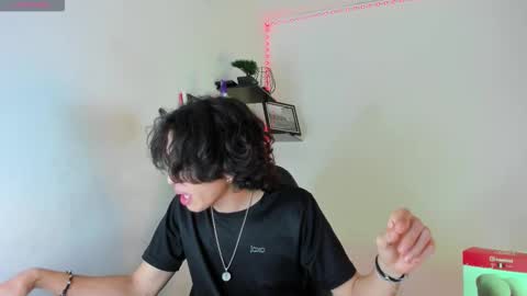 Snapshot of manu_vera8 chatting on October 18, 2025, 3:09 am Manuel online show from October 18, 2025, 3:09 am