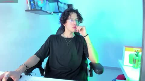 Snapshot of manu_vera8 chatting on October 21, 2025, 2:45 am Manuel online show from October 21, 2025, 2:45 am