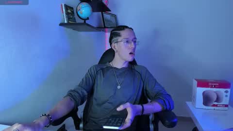 Manuel online show from November 9, 2025, 1:48 am