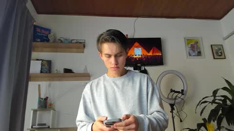 Snapshot of manucute_23_ chatting on January 15, 2026, 2:43 pm manucute 23 online show from January 15, 2026, 2:43 pm