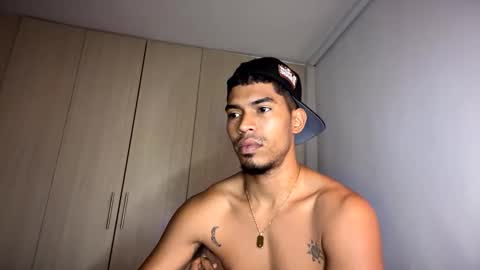 Snapshot of manuel__brown chatting on December 8, 2024, 9:35 am Manuel online show from December 8, 2024, 9:35 am
