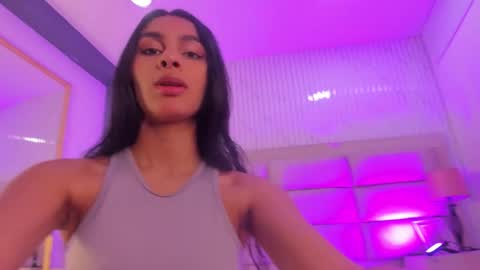 Manuela online show from February 21, 2026, 9:05 pm