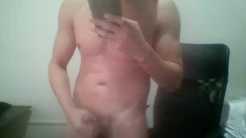 manuelcadavid18 online show from May 4, 2026, 9:44 pm