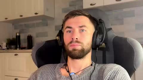 Snapshot of manussa69 chatting on November 13, 2025, 3:49 am Manussa and Edward online show from November 13, 2025, 3:49 am