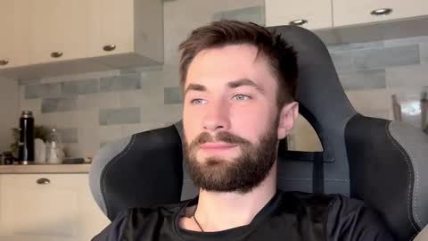 Manussa and Edward online show from March 23, 2026, 4:33 pm