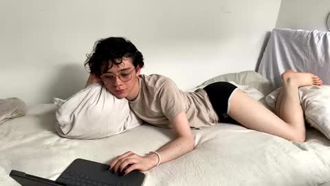 Maple online show from January 9, 2025, 9:16 pm