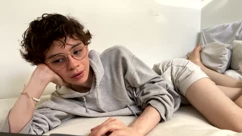 Maple online show from January 23, 2025, 10:11 pm