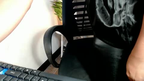 mar_marie online show from May 16, 2026, 10:47 am