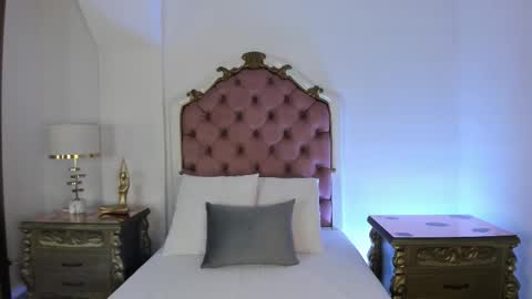 Mara online show from November 17, 2025, 3:45 am