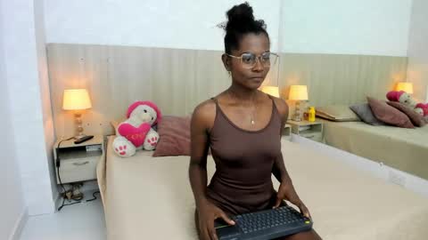 Mara Sinclair online show from June 8, 2026, 7:14 pm