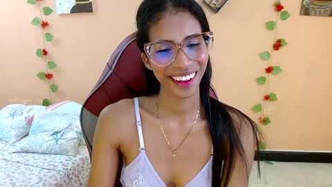 Snapshot of mara_summer chatting on May 4, 2026, 1:07 pm Mara 3 online show from May 4, 2026, 1:07 pm