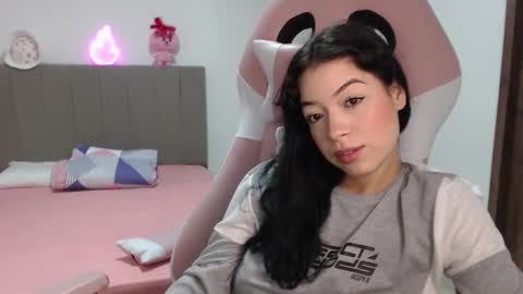 Marcela independent online show from March 8, 2025, 3:17 am