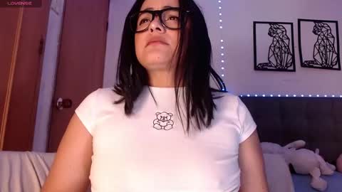 Snapshot of maraa_lee chatting on March 6, 2025, 8:16 pm maraa_lee online show from March 6, 2025, 8:16 pm