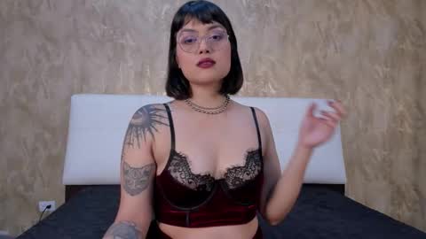 Snapshot of maracrawford chatting on October 14, 2025, 12:50 pm maracrawford online show from October 14, 2025, 12:50 pm