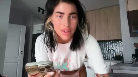 Snapshot of marakuia054 chatting on November 15, 2025, 8:00 am Marakuia online show from November 15, 2025, 8:00 am