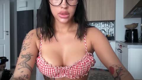 Snapshot of marakuia054 chatting on November 23, 2025, 11:10 am Marakuia online show from November 23, 2025, 11:10 am