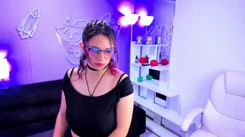 Snapshot of maramartinez_ chatting on May 1, 2026, 6:23 pm maramartinez_ online show from May 1, 2026, 6:23 pm