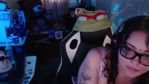 marcela2101s online show from June 22, 2026, 7:33 pm