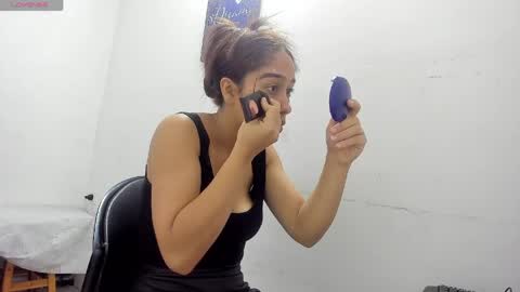 marcela_ladys online show from May 21, 2026, 2:35 pm