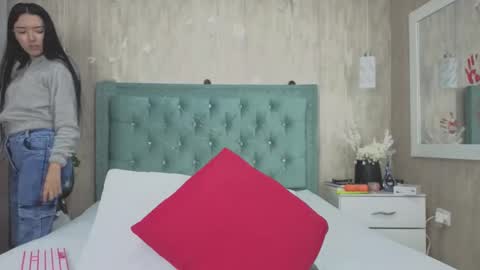 Snapshot of marcelaa_fox chatting on November 4, 2025, 7:35 pm Marcela online show from November 4, 2025, 7:35 pm