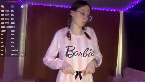 Snapshot of marciecommon chatting on November 2, 2025, 9:22 am Alisa online show from November 2, 2025, 9:22 am