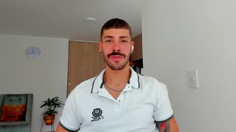 Snapshot of marco_tahani_ chatting on December 23, 2024, 5:32 pm Marco IG marco tahani online show from December 23, 2024, 5:32 pm