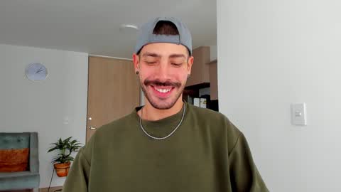 Snapshot of marco_tahani_ chatting on December 24, 2024, 2:54 pm Marco IG marco tahani online show from December 24, 2024, 2:54 pm