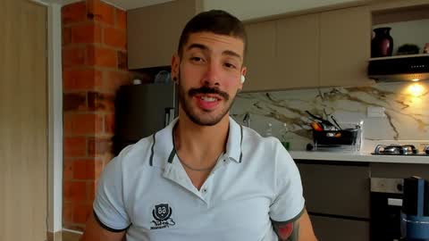 Snapshot of marco_tahani_ chatting on December 25, 2024, 7:13 pm Marco IG marco tahani online show from December 25, 2024, 7:13 pm