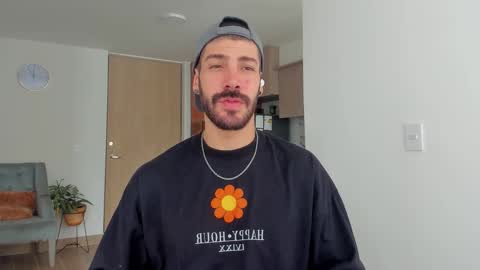 Snapshot of marco_tahani_ chatting on February 10, 2025, 3:32 pm Marco IG marco tahani online show from February 10, 2025, 3:32 pm