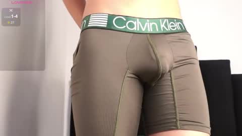 Snapshot of marcoalexlatino chatting on December 18, 2025, 3:34 am Marco online show from December 18, 2025, 3:34 am