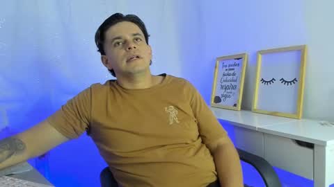 Snapshot of marcoss_rivera chatting on October 31, 2025, 2:40 pm marcoss online show from October 31, 2025, 2:40 pm