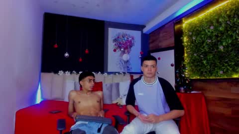 Snapshot of marcoyethan chatting on December 16, 2024, 2:15 am Marco and Ethan online show from December 16, 2024, 2:15 am