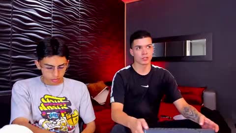 Snapshot of marcoyethan chatting on December 18, 2024, 4:09 am Marco and Ethan online show from December 18, 2024, 4:09 am