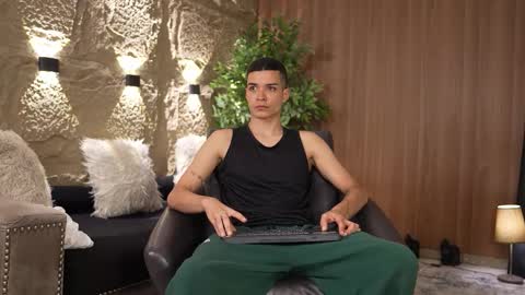 Snapshot of marcoyethan chatting on September 24, 2025, 2:48 am Marco and Ethan online show from September 24, 2025, 2:48 am
