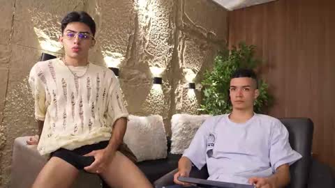 Snapshot of marcoyethan chatting on October 3, 2025, 11:02 pm Marco and Ethan online show from October 3, 2025, 11:02 pm