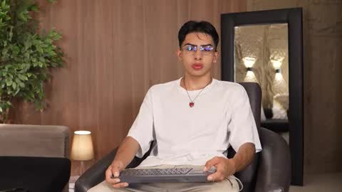 Snapshot of marcoyethan chatting on October 6, 2025, 4:43 am Marco and Ethan online show from October 6, 2025, 4:43 am