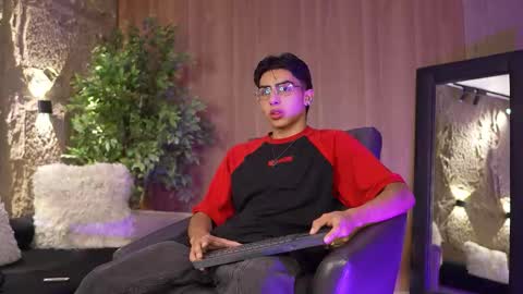 Snapshot of marcoyethan chatting on October 20, 2025, 3:51 am Marco and Ethan online show from October 20, 2025, 3:51 am