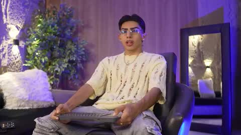 Marco and Ethan online show from November 8, 2025, 7:12 pm