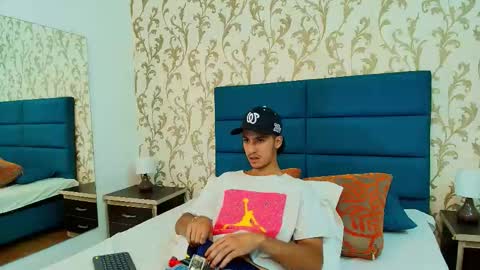 marcus_jeron online show from September 25, 2025, 3:32 am